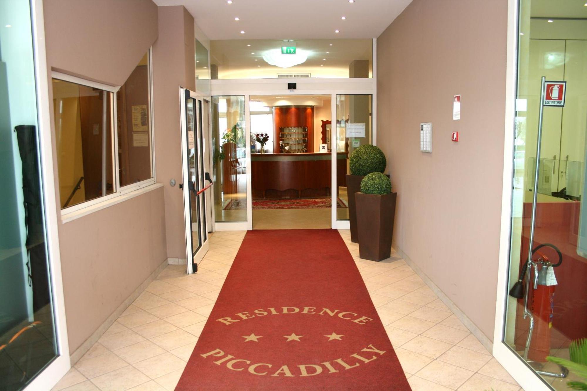 Residence Hotel Piccadilly Rimini Exterior photo